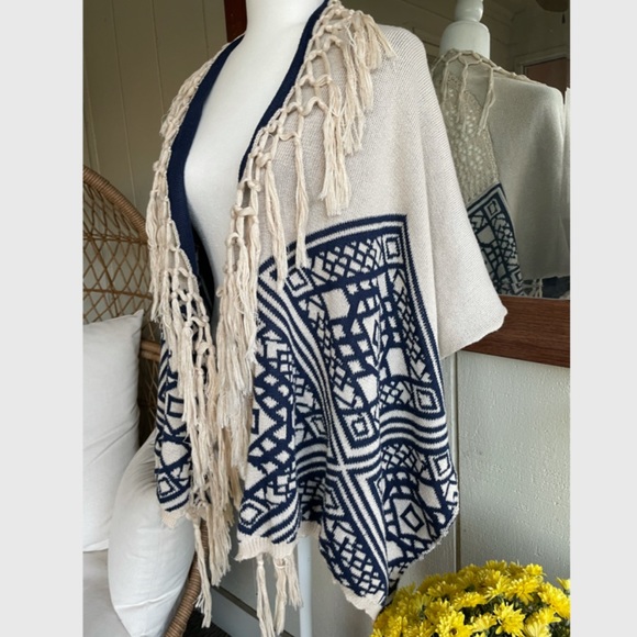 Flying Tomato - Boho Sweater Wrap - Picture 2 of 7